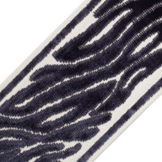 MENAGERIE ÉPINGLÉ VELVET BORDER