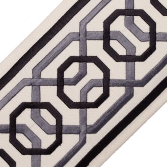 ODORI EMBROIDERED BORDER
