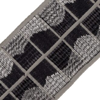 UMBRIEL EMBROIDERED BORDER